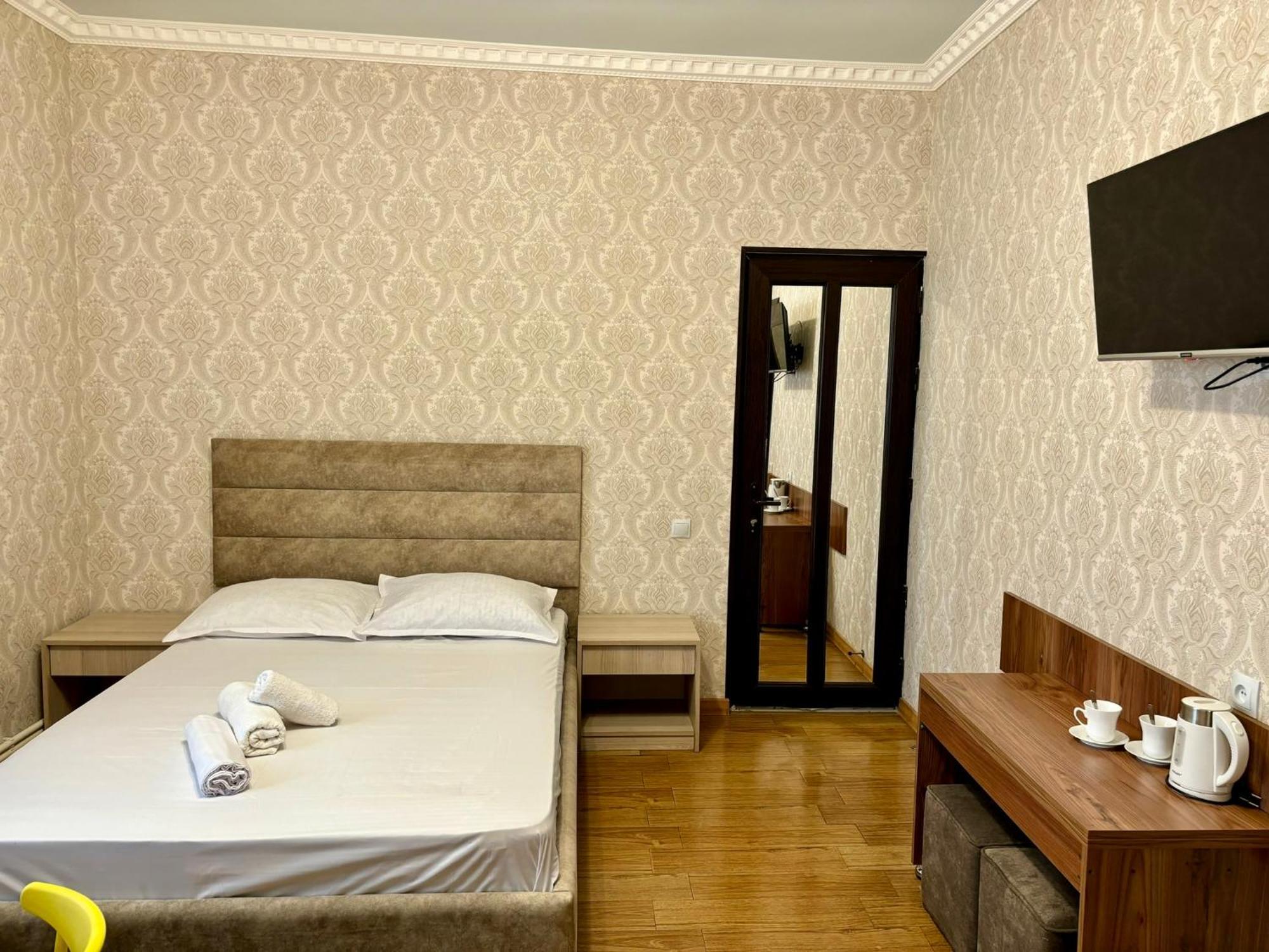Styopa Hotel Erivan Exterior foto