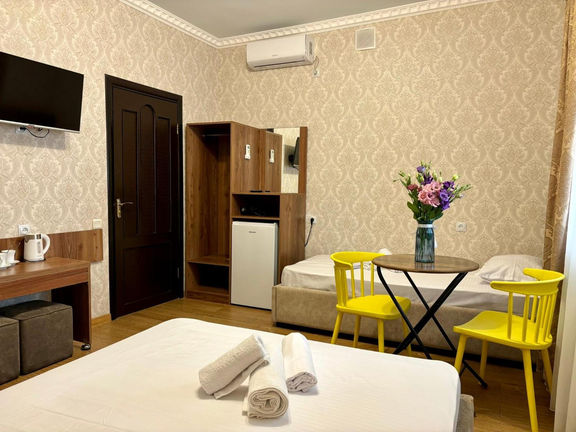 Styopa Hotel Erivan Exterior foto