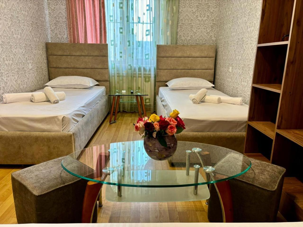 Styopa Hotel Erivan Exterior foto