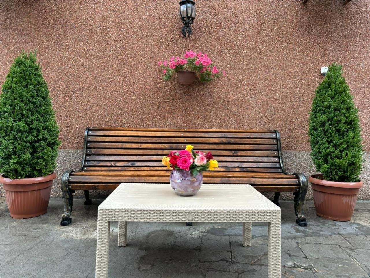 Styopa Hotel Erivan Exterior foto