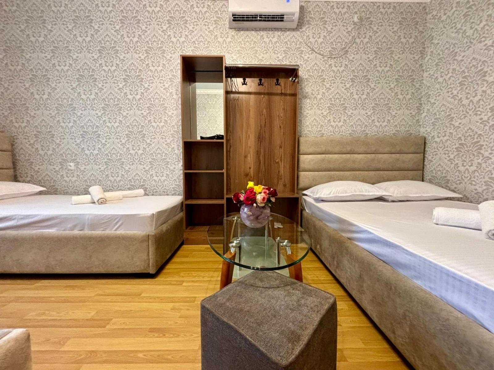 Styopa Hotel Erivan Exterior foto