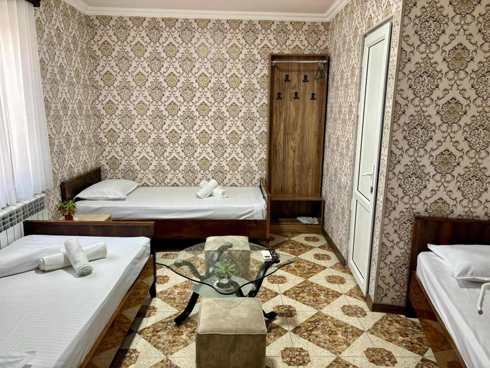 Styopa Hotel Erivan Exterior foto